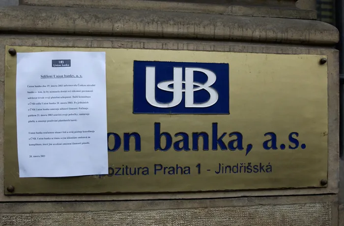 Zavřená expozitura Union banky v pražské Jindřišské ulici (2003), Kamaryt Michal, ČTK
