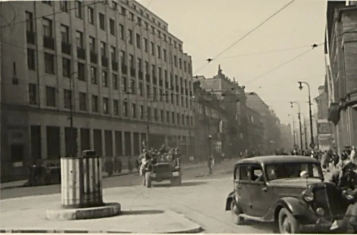 Ulice Na příkopech v době osvobození (1945)