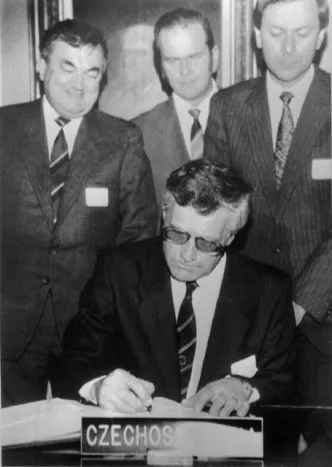 Obnovení členství v MMF a Světové bance (1990), AP
